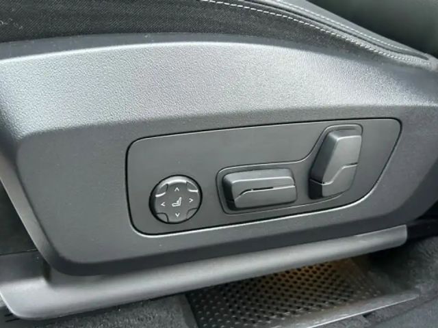 BMW 220 220d Active Tourer Luxury Line Sedan