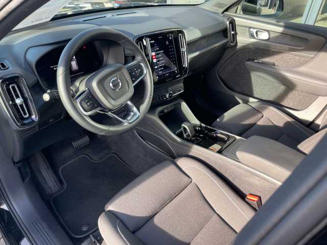 Volvo XC40 Core Recharge