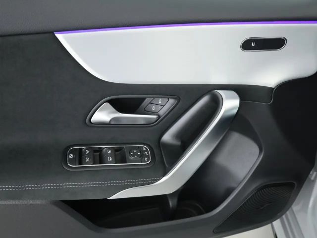 Mercedes-Benz A 220 A 220 d