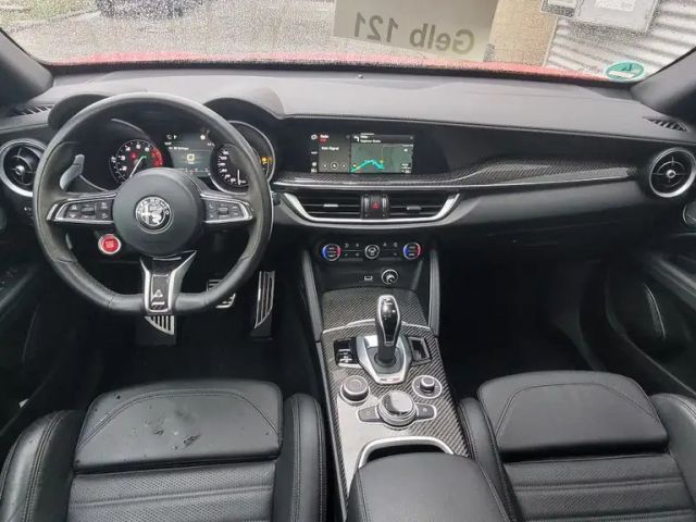 Alfa Romeo Stelvio Q4 Quadrifoglio