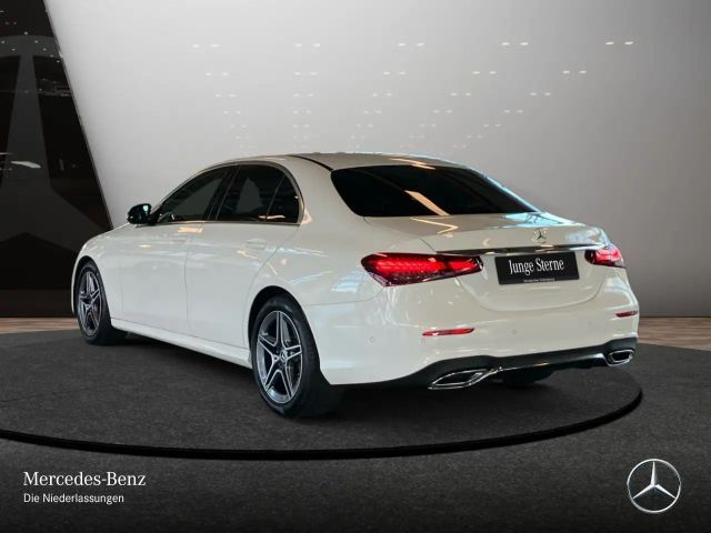 Mercedes-Benz E 220 AMG Line E 220 d Sedan