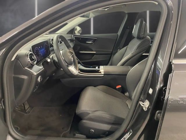 Mercedes-Benz C 180 AVANTGARDE Sedan