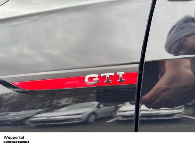 Volkswagen Golf GTI e-Golf