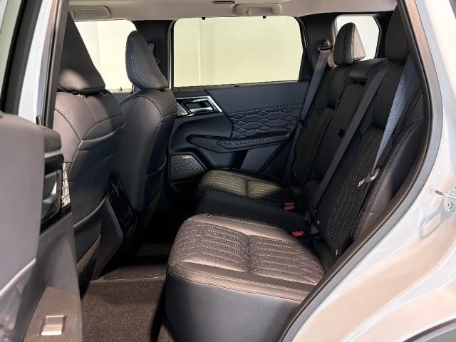 Mitsubishi Outlander 4WD PHEV