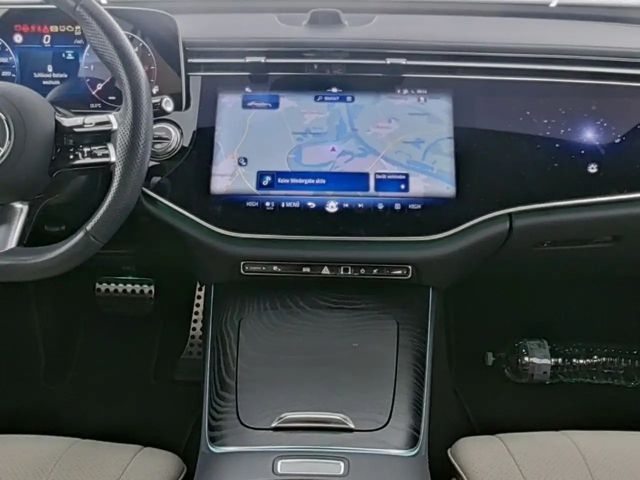 Mercedes-Benz E 220 AMG Line E 220 d Sedan