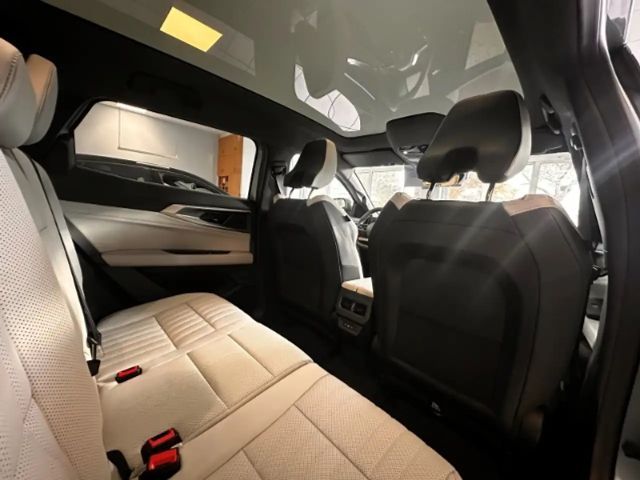 Renault Espace E-Tech Hybrid Iconic