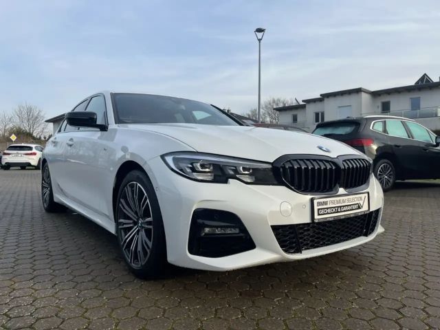 BMW 318 318i M-Sport Sedan