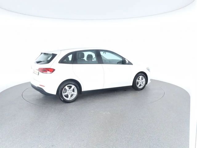 Mercedes-Benz B 180 B 180 d Sedan