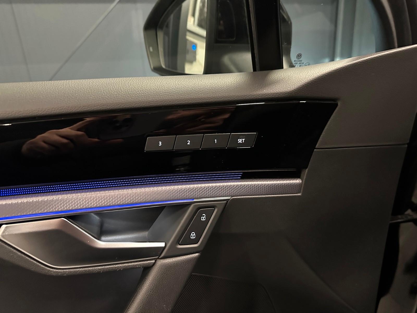 Volkswagen Touareg 4Motion R-Line Style