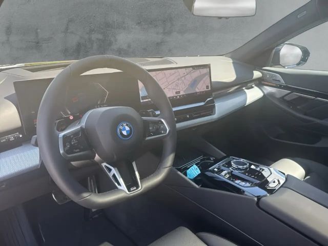 BMW 530 530e M-Sport Touring xDrive