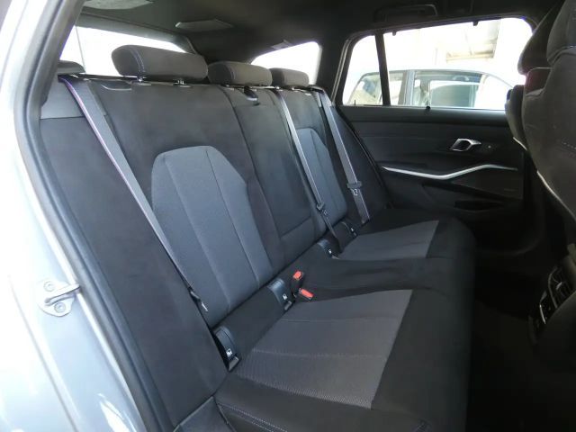 BMW 320 320i M-Sport Touring