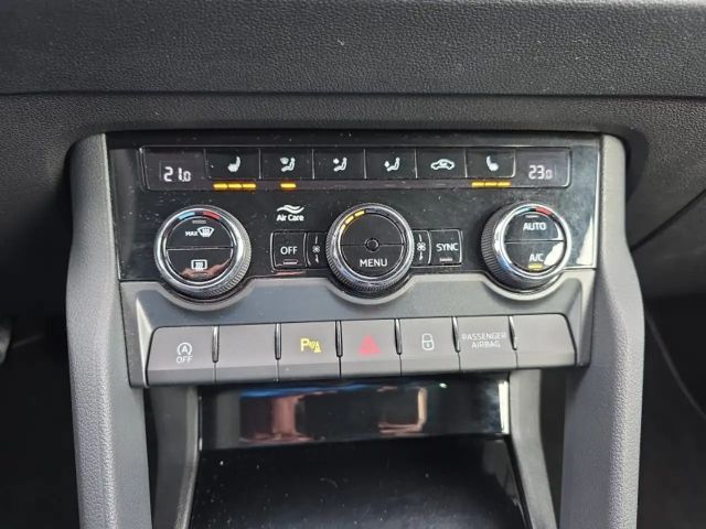 Skoda Karoq 1,0TSI 115PS Navi/LED/ACC/Kamera/Winterp.    **