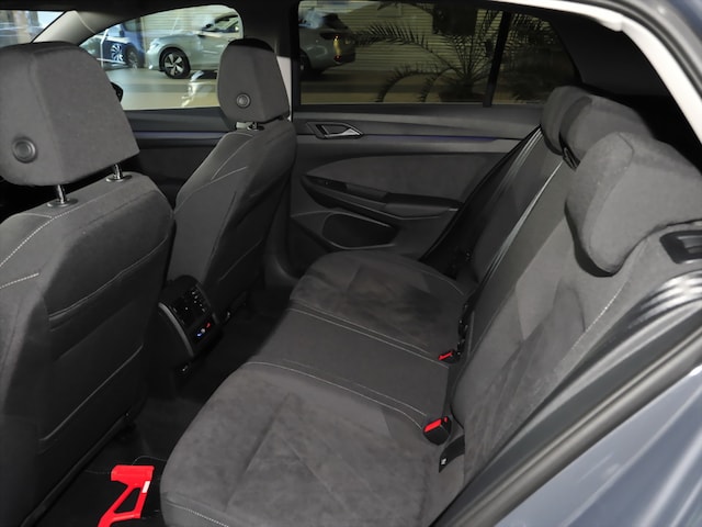 Volkswagen Golf 2.0 TSI Golf VIII Style