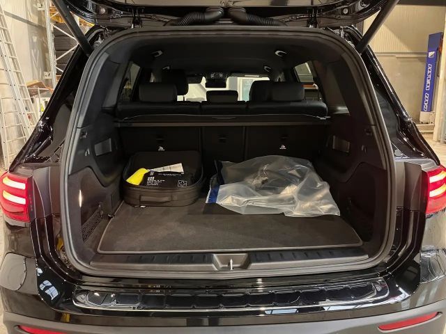 Mercedes-Benz EQB 300 4MATIC AMG Line