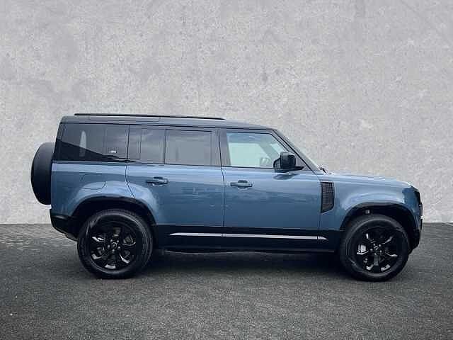 Land Rover Defender 110 Dynamic HSE