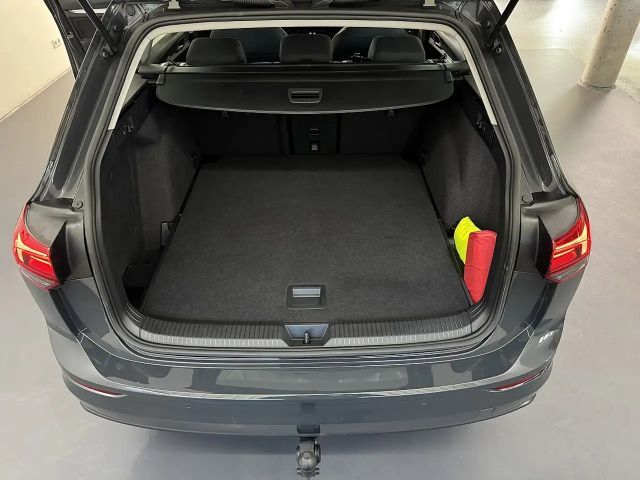 Volkswagen Golf DSG Life Variant