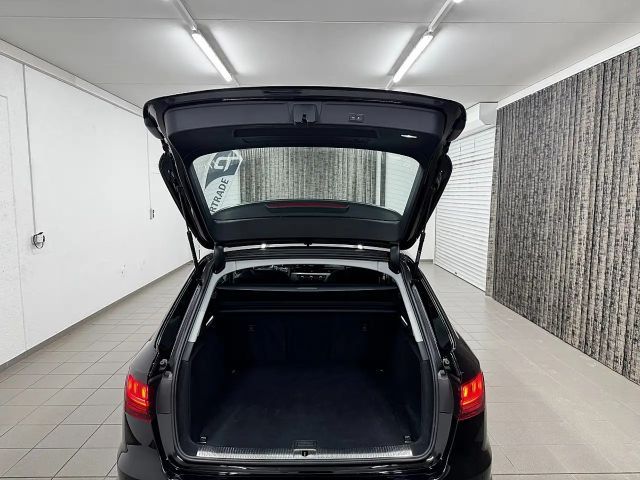 Audi A4 35 TFSI Avant S-Tronic