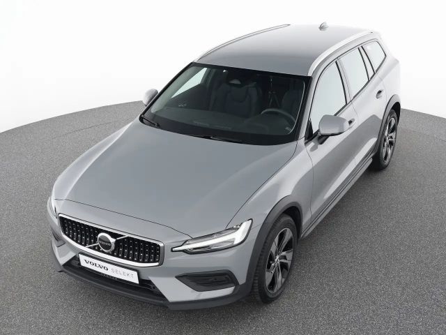 Volvo V60 Cross Country AWD Plus