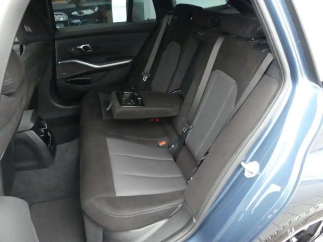 BMW 330 330e M-Sport Touring