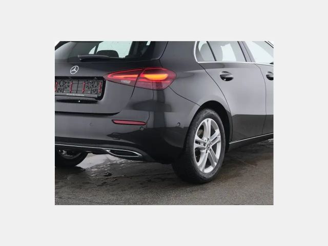 Mercedes-Benz A 200 A 200 d