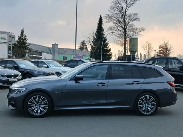 BMW 330 330e M-Sport Touring xDrive