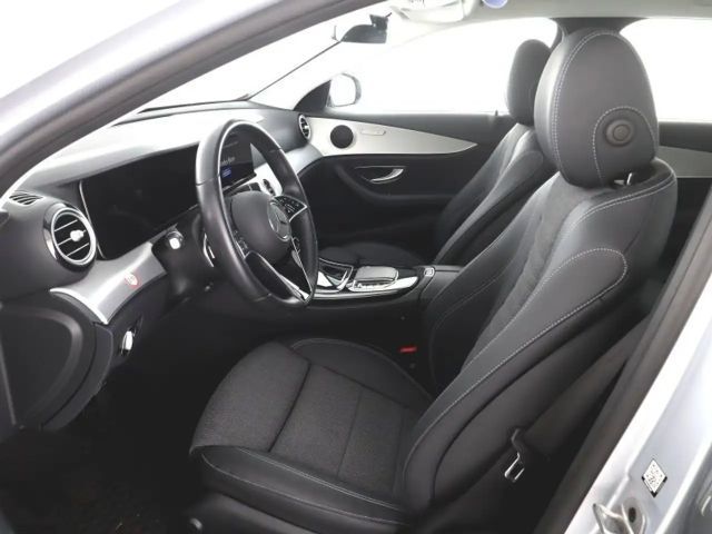 Mercedes-Benz E 220 AVANTGARDE E 220 d Estate