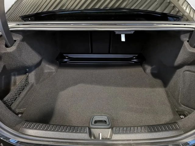 Mercedes-Benz E 200 AMG Line Sedan