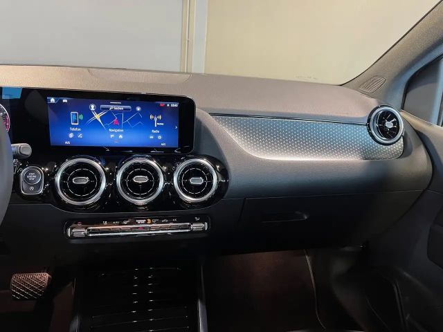 Mercedes-Benz B 180 Progressive Sedan