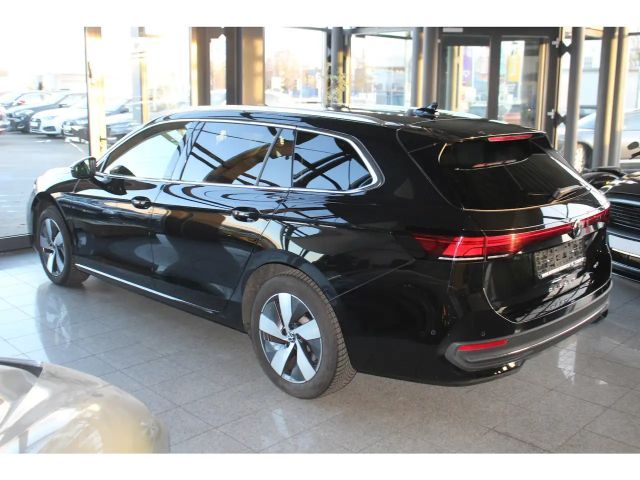 Volkswagen Passat 1.5 eTSI DSG Variant