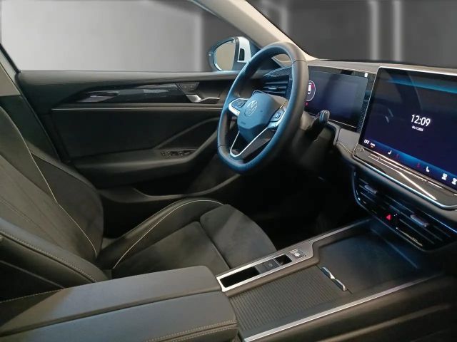 Volkswagen Passat 1.5 eTSI Business DSG