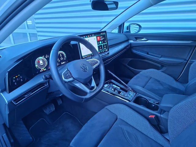 Volkswagen Golf DSG Style eHybrid