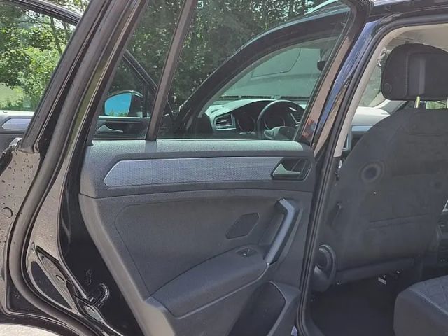 Volkswagen Tiguan 2,0 TDI Fahrerassistenzpaket "Plus" ACC Front A...