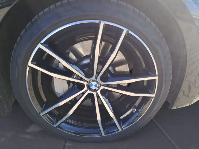 BMW 330 330d M-Sport Touring xDrive