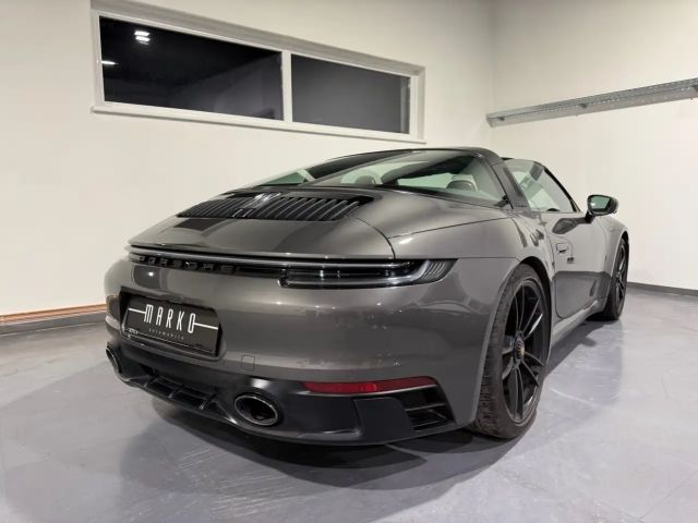 Porsche 911 4 Cabrio GTS Targa