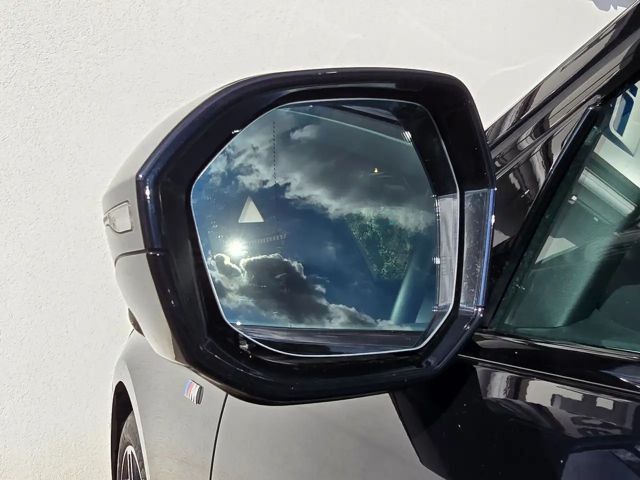 BMW 520 520i M-Sport Sedan