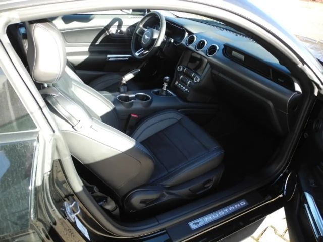 Ford Mustang Fastback GT 5.0 V8