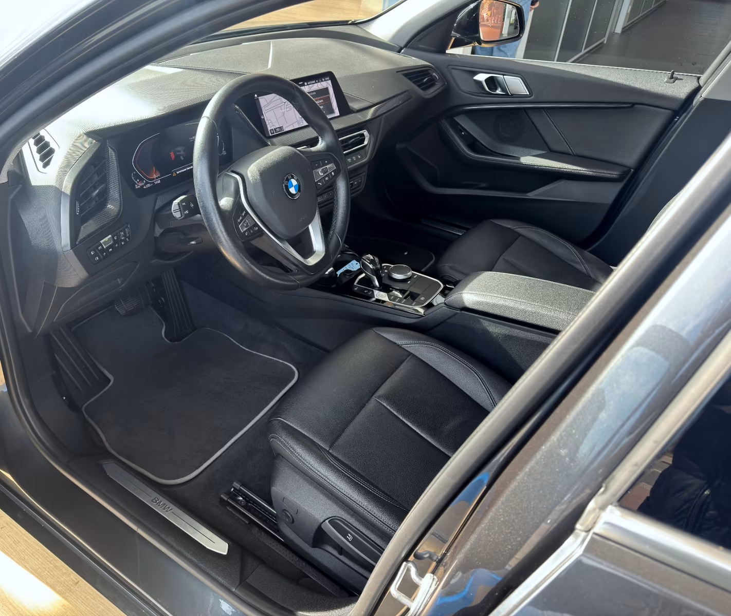 BMW 118 118d Luxury Line Sedan