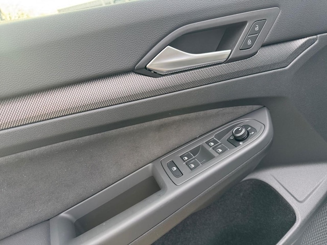 Volkswagen Golf 1.5 eTSI DSG R-Line