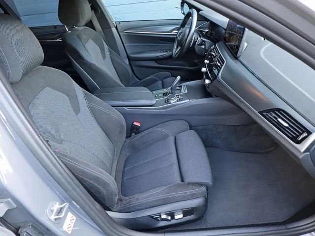 BMW 530 530e M-Sport Touring xDrive