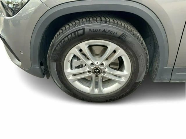 Mercedes-Benz GLA 180 Leder el.Heck KAM PDC SpurH Navi AUT