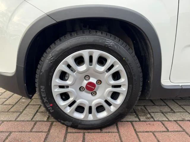 Fiat Panda +5SITZER+ALLWETTER+KLIMA+BLUETOOTH+DAB+