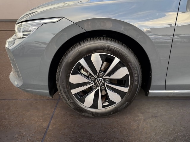 Volkswagen Golf 1.5 eTSI DSG IQ.Drive
