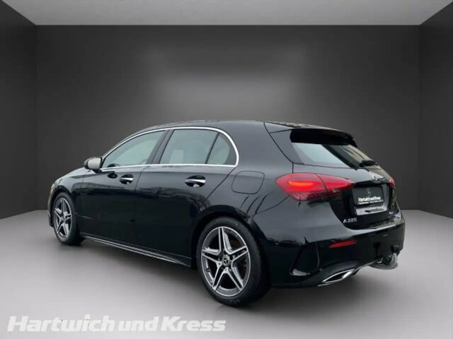 Mercedes-Benz A 220 4MATIC AMG Line
