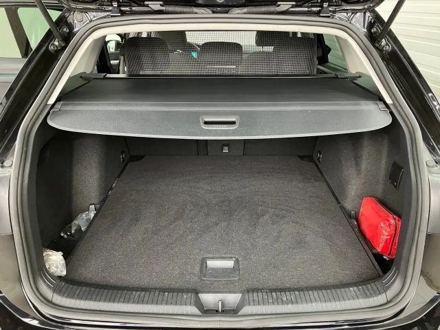 Volkswagen Golf Life Variant