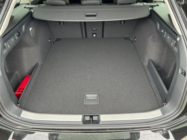 Volkswagen Passat 1.5 eTSI Business IQ.Drive