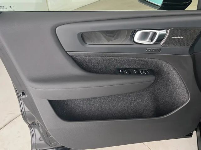 Volvo XC40 Recharge T5