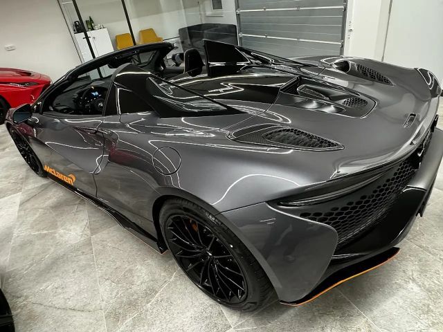 McLaren Artura Spider