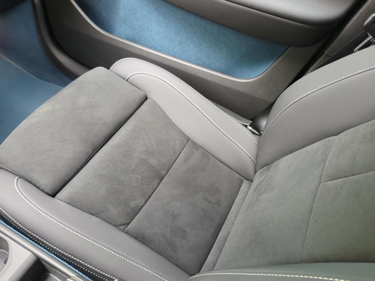 Volvo XC40 Core Recharge T4