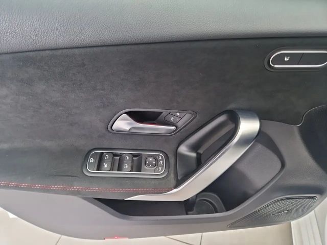 Mercedes-Benz A 180 AMG Line Hatchback