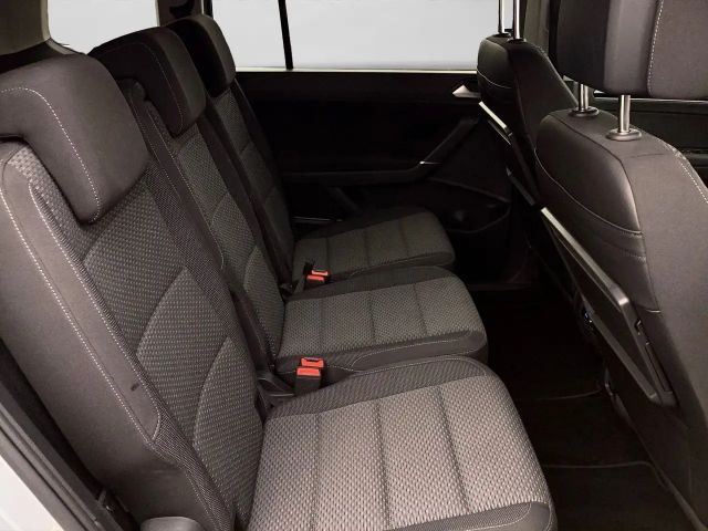 Volkswagen Touran 1.5 TSI DSG R-Line